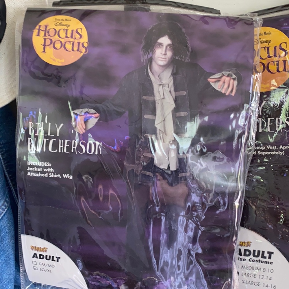 Like new Hocus pocus men’s costume. L/XL